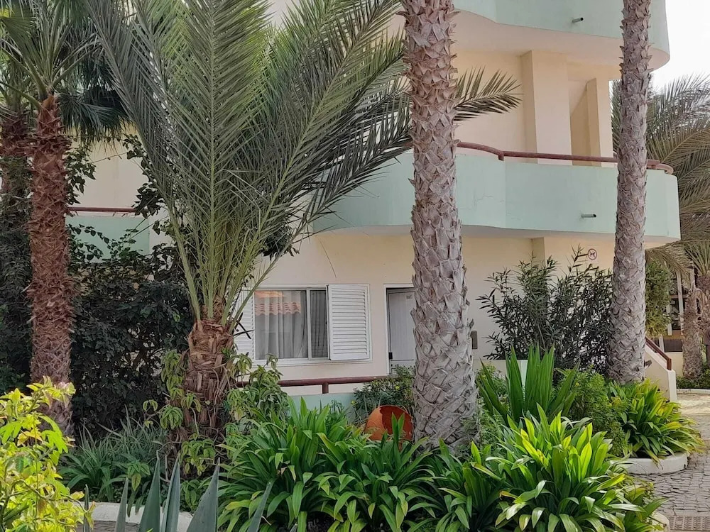 Impeccable 2-bed Apartment Located in Santa Maria