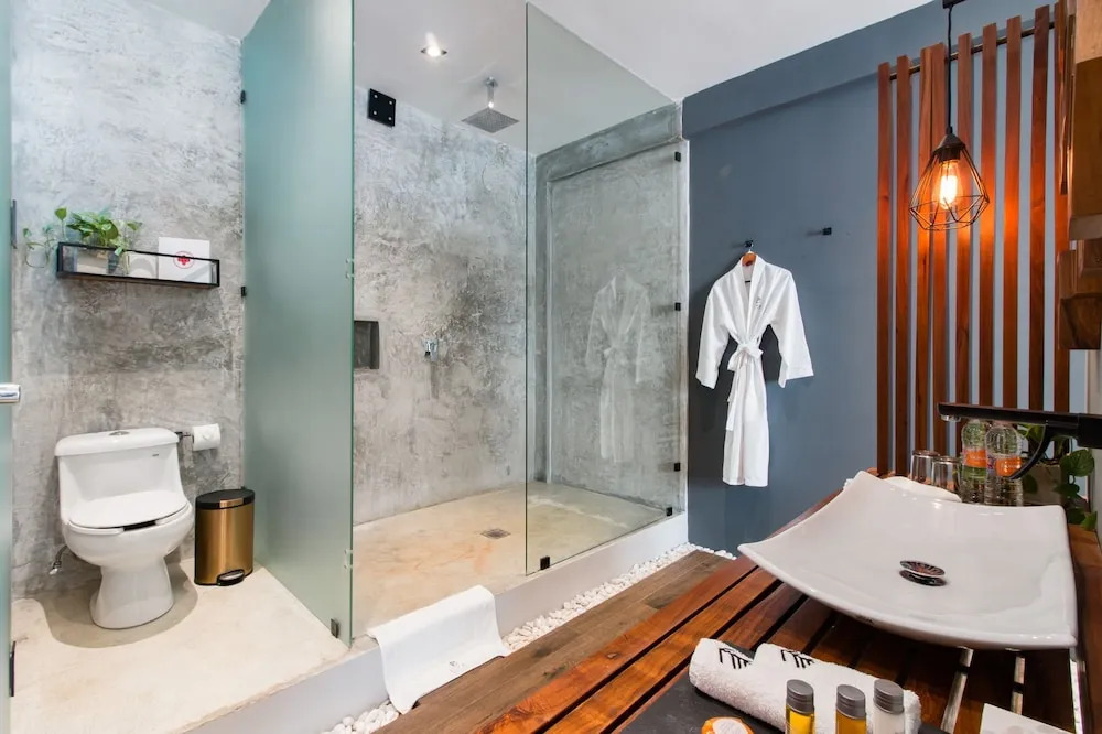 Life Boutique Condo