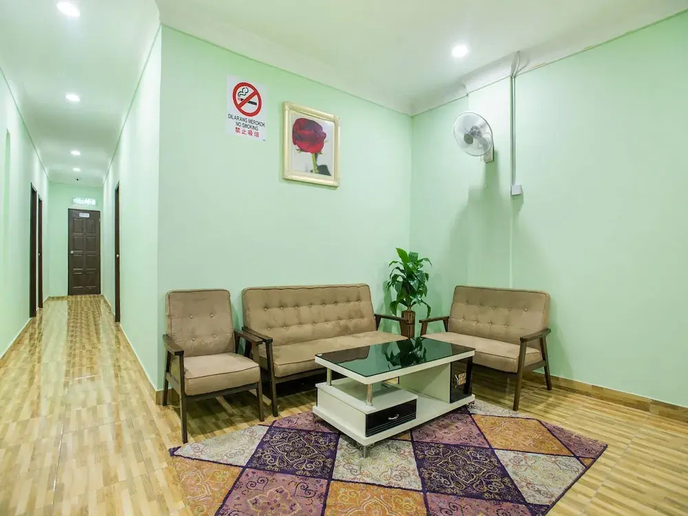 OYO 89712 Grand Inn