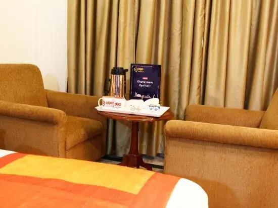 OYO Premium Near Sdm Court the Mall