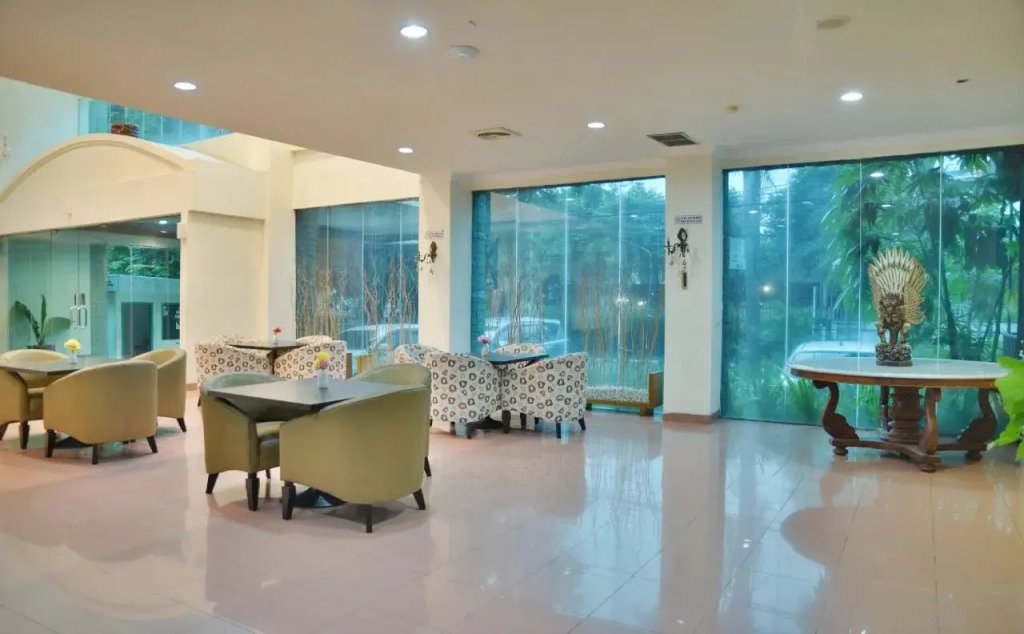 Jusenny Hotel
