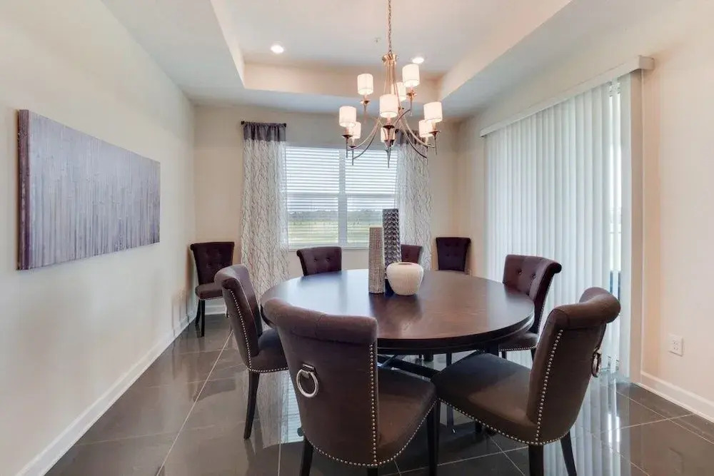 Chic Ultra Modern Near Disney! 4 Bedroom Condo