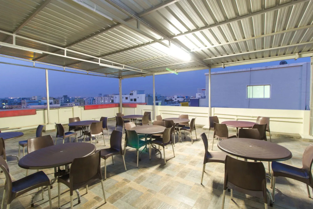 Hotel O Halcyon Deccan Inn