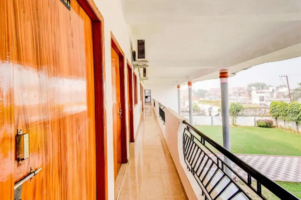 Usha Guest House by OYO Rooms