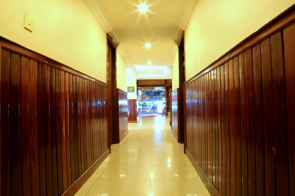 The Golden Square Villa