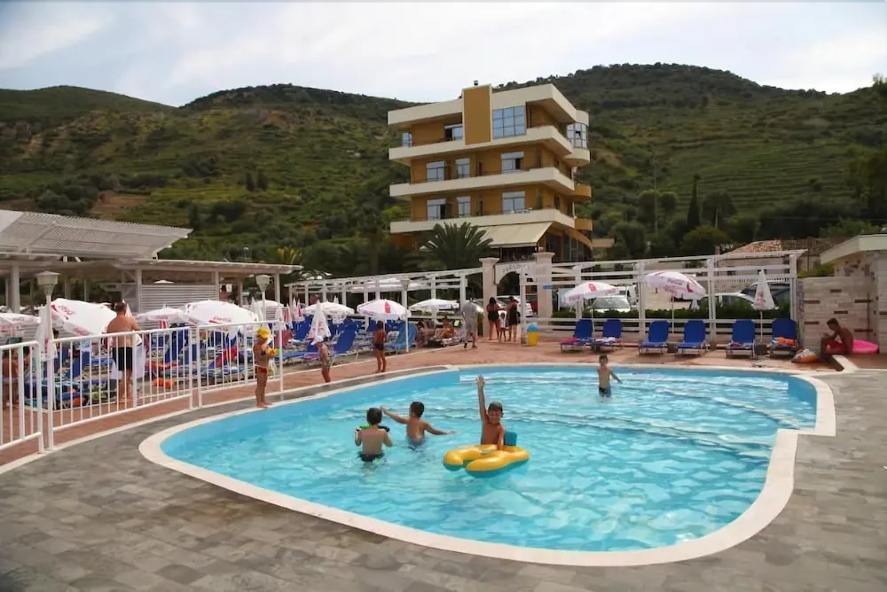 Paradise Beach Hotel