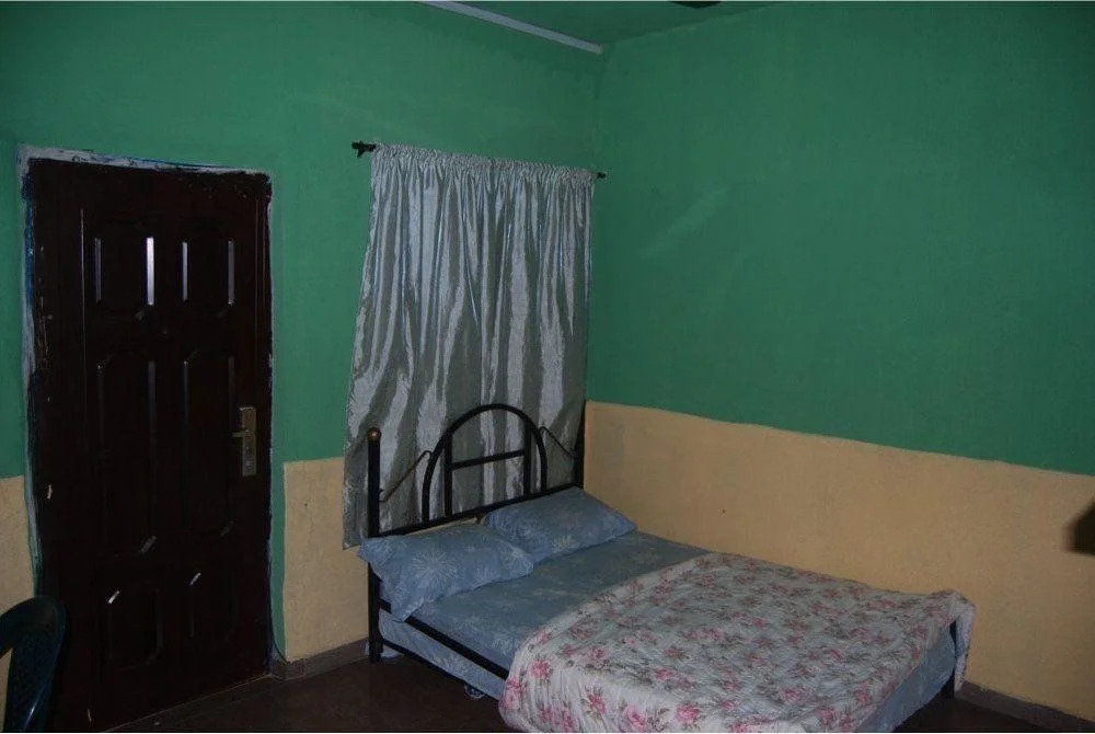 Adesua Hotel-Hostel