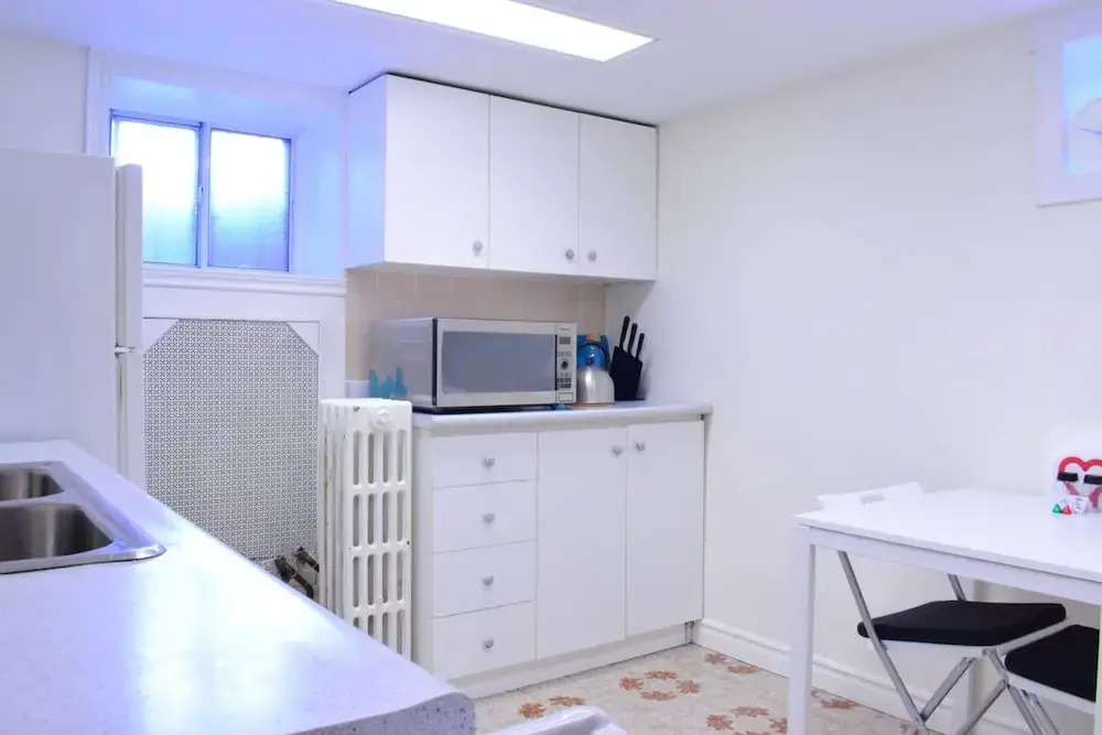 Central Basement Unit in Little Italy Close To Subway