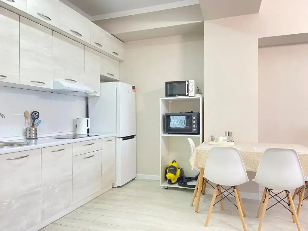 Modern Apartment in 10 min walk from Dostyk street