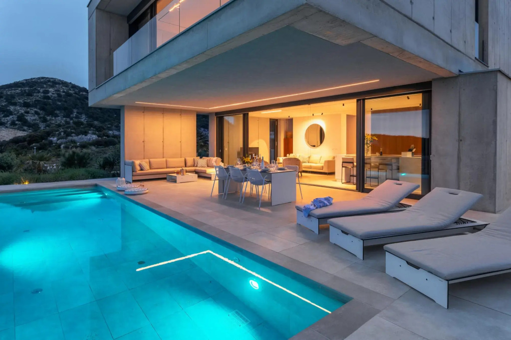 Loft Hvar in Hvar with 3 bedrooms and 1 bathrooms