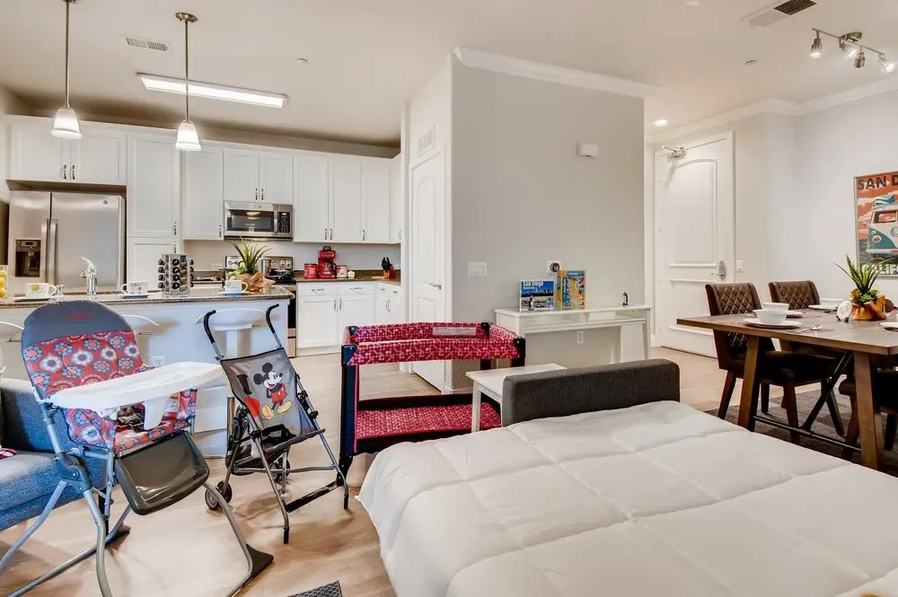 (70% off) - San Diego Top Location Work Or Fun 2BR/2.5 Bath - Pool, Gym, & Free Parking (FV10)
