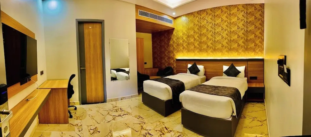 The Grand Oasis Hotel & Resort I Near India Expo Mart
