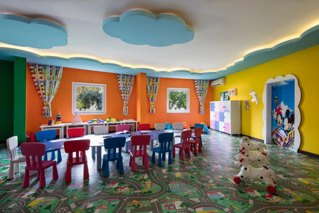 Royal Garden Beach Hotel