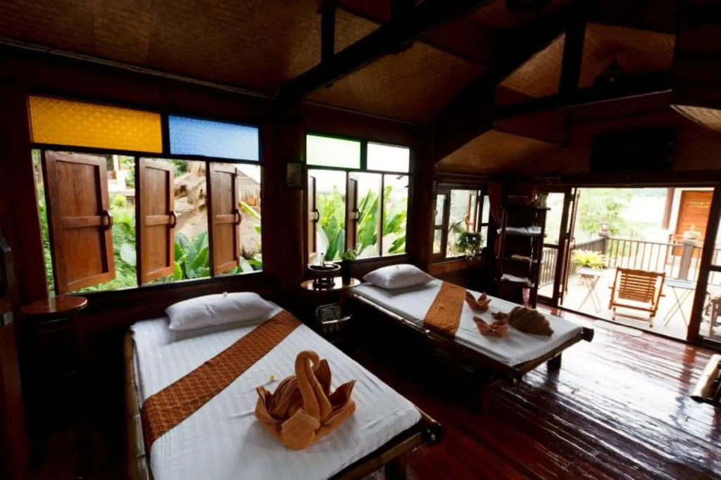 Gin's Maekhong View Resort & Spa