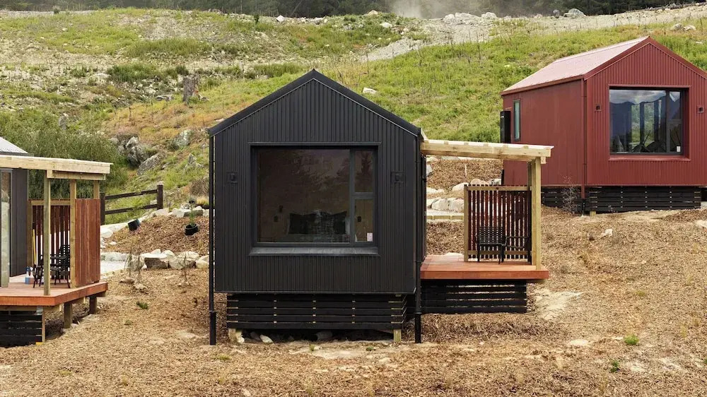 The Huts at Lakes Edge