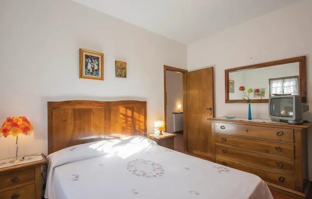 3 Bedroom Stunning Home In Uzzano Pt