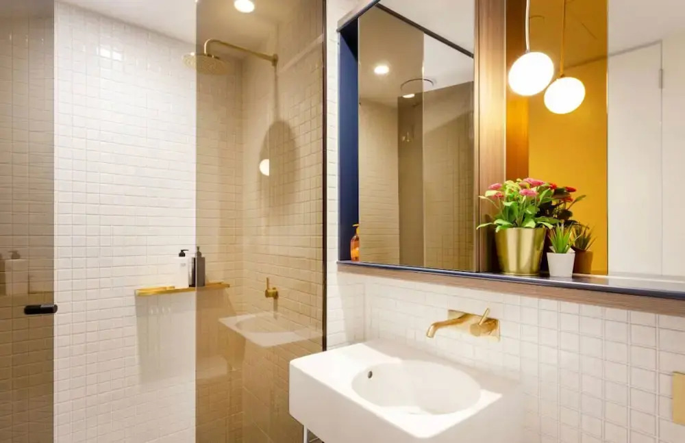 Holistay Premium - Swanston Central