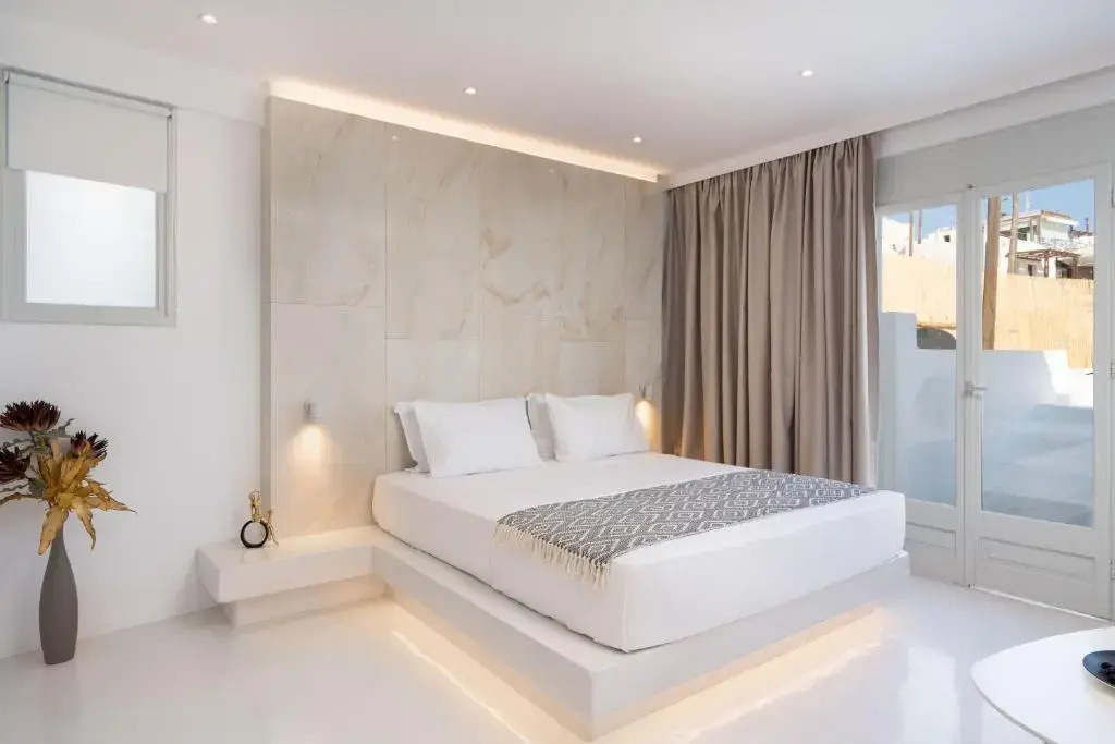 Cycladic Suites & Spa