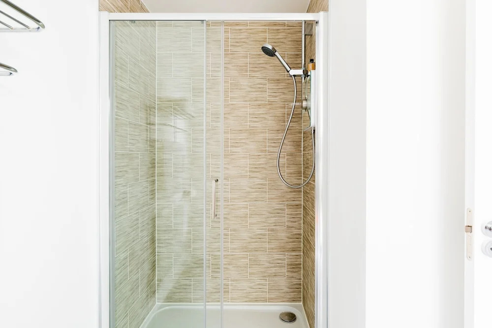 Sherlock Modern Home by Svelte Living