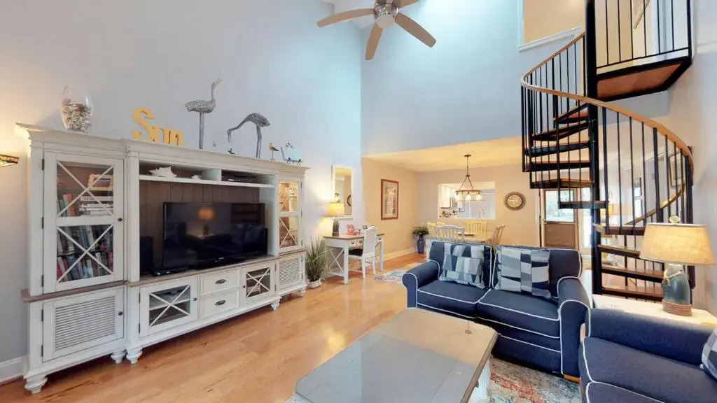 495 Captains Cove