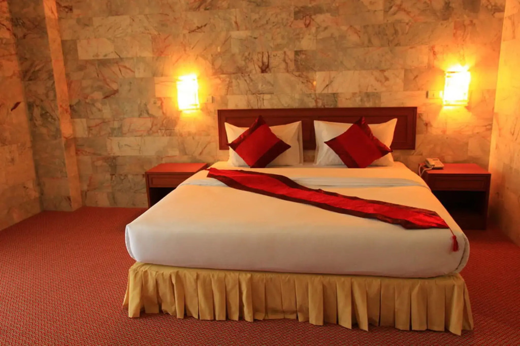 Golden Dragon Resort