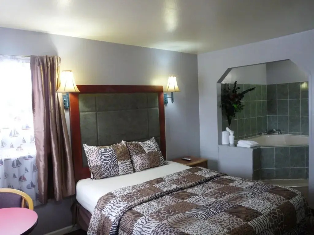 Great Lakes Motel