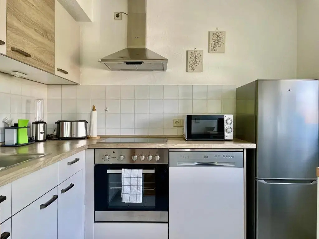 Holiday Business Apartment I 2,5 room I 60qm I Highspeed WLAN l near City and Fair I Automobil und Tech-Company