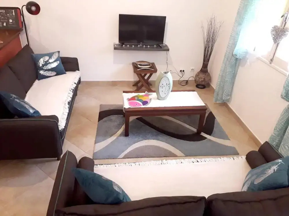 House with 2 Bedrooms in Hell-Bourg, with Wonderful Mountain View, Enclosed Garden And Wifi - 89 Km From the Beach