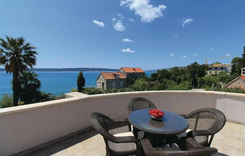 Nice Home in Kastel Luksic With Wifi and 1 Bedrooms