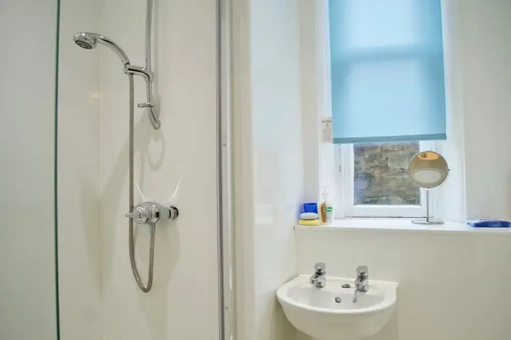 3 Bedroom Flat In Morningside