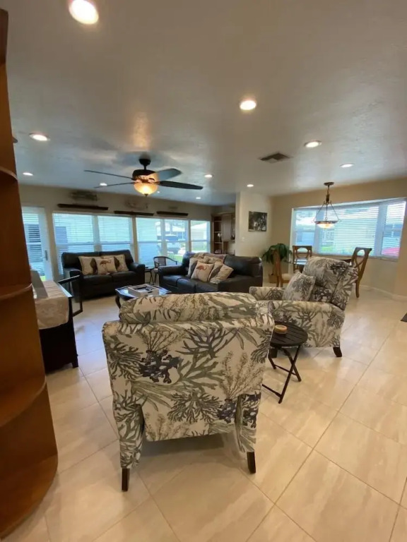 Crystal Sands & Seahorses Beach Villa