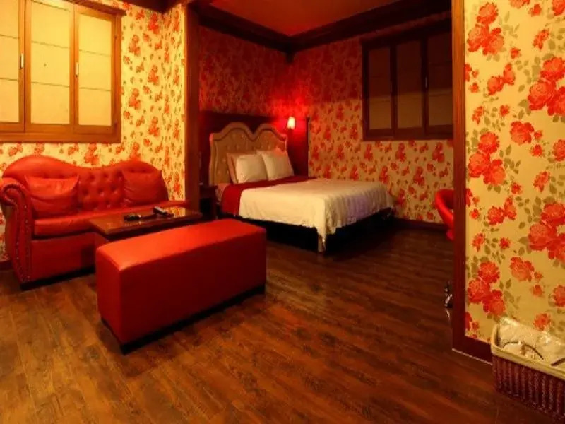 Hotel White Castle