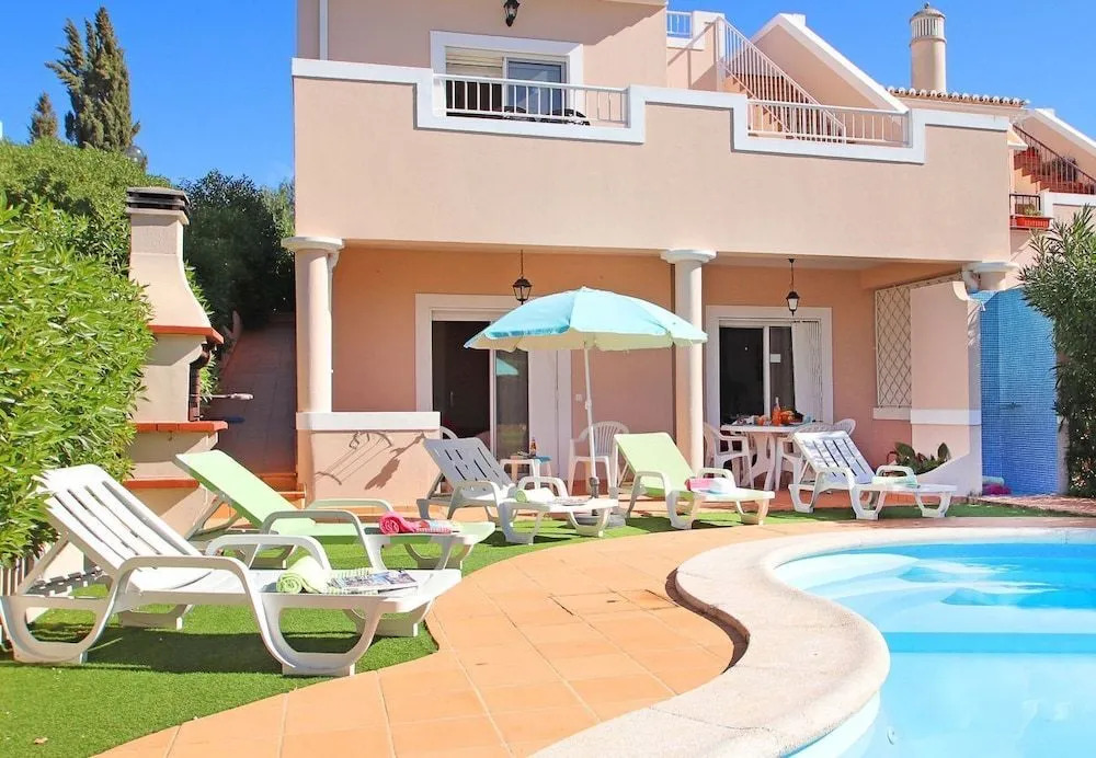 Villa Sunset - com piscina aquecível e jardim em Carvoeiro