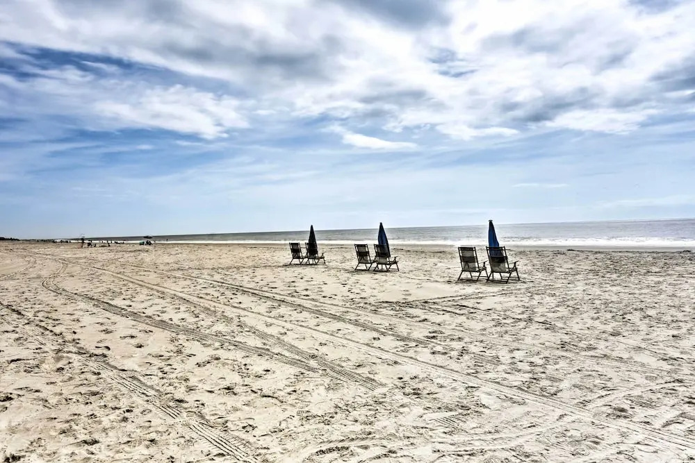 Walk to Pool & Beach: Hilton Head Island Condo!