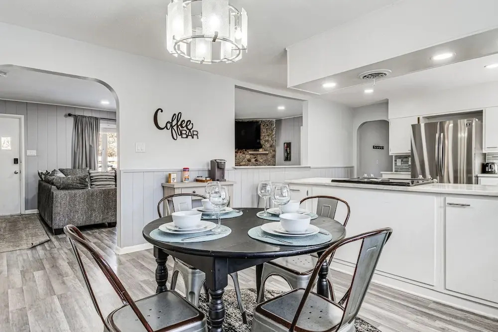Modern Home ~ 6 Mi to Downtown Indy: Pets Welcome!