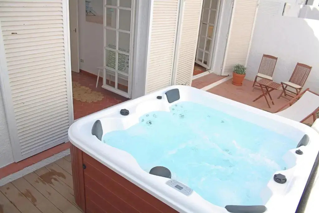Cozy Marine Villa Next To The Beach