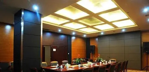 Zixin Hotel (Shaoyang High-Speed Railway Station Central Hospital Branch)