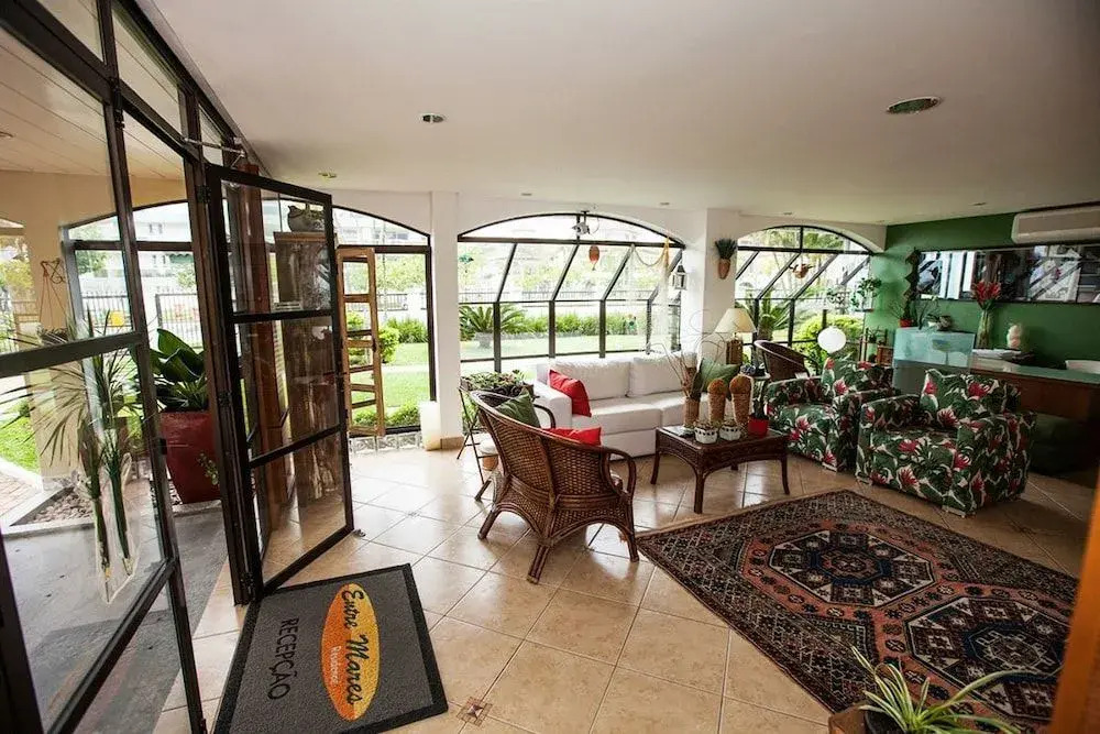 Entremares Residence