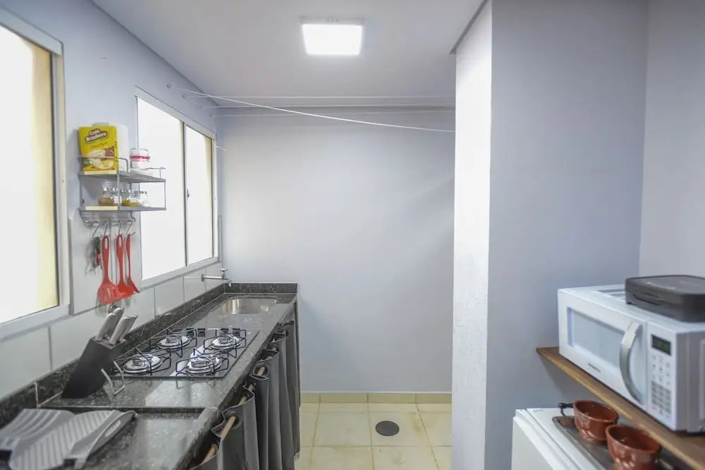 Apto com Piscina Garagem e Ar Cond no Jardim Zara