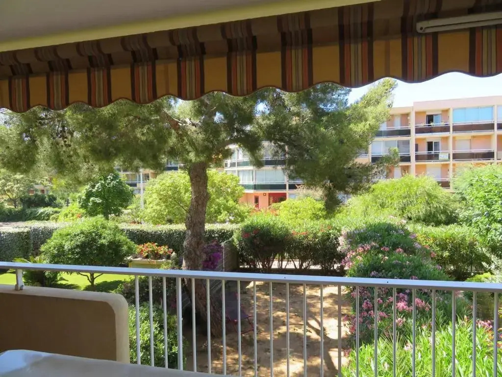 Appartement Bormes-les-Mimosas, 3 pièces, 4 personnes - FR-1-610-14