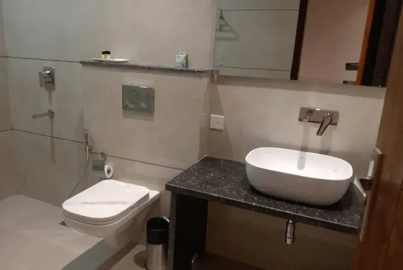The City Life Hotel