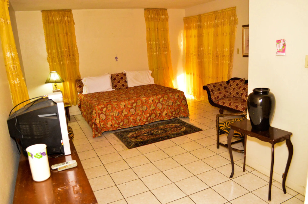 Starfish Beach Studio At Montego Bay Club Resort