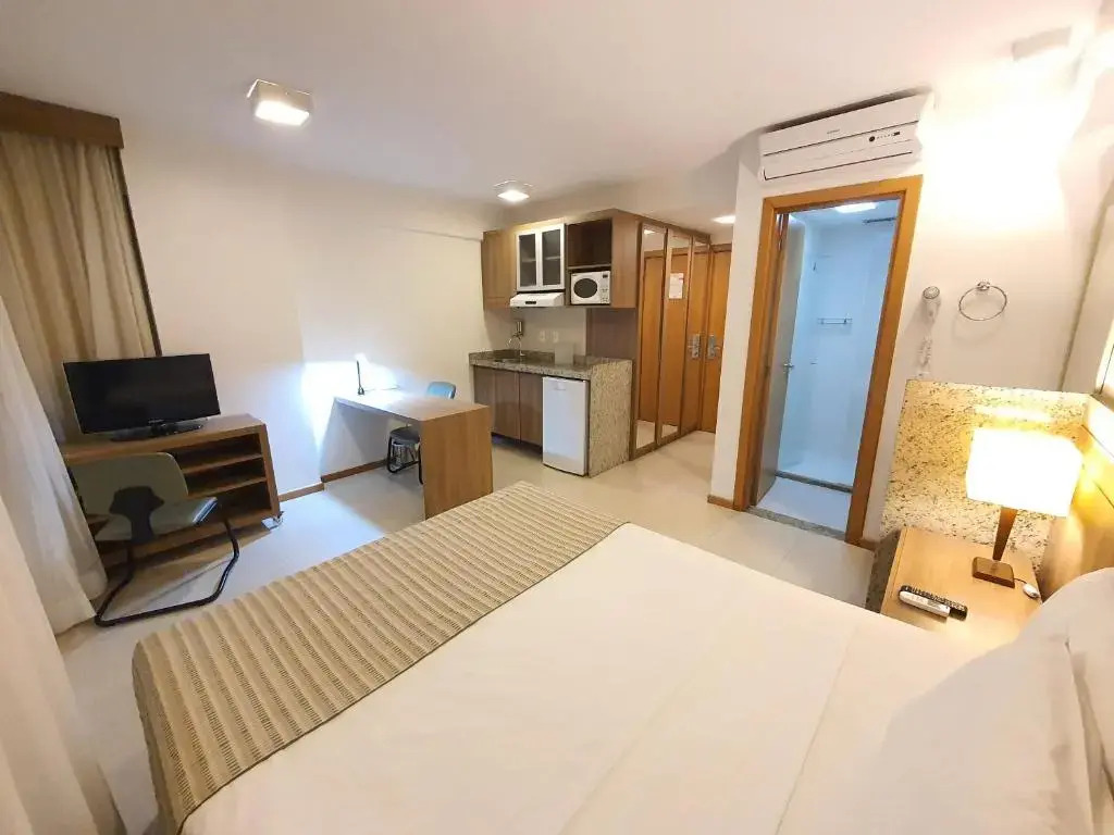 FLAT SAINT MORITZ EXPRESS, SHN QUADRA 1, COM ESTACIONAMENTO GRÁTIS, ESTAÇÃO DE RECARGA DE CARRO ELÉTRICO,AO LADO DA ESPLANADA DOS MINISTÉRIOS, PRÓXIMO AO ESTÁDIO MANÉ GARRINCHA, COM WI-FI, SMART TV, PISCINA, ACADEMIA, SAUNA, HIDROMASSAGEM By REI DOS FLATS