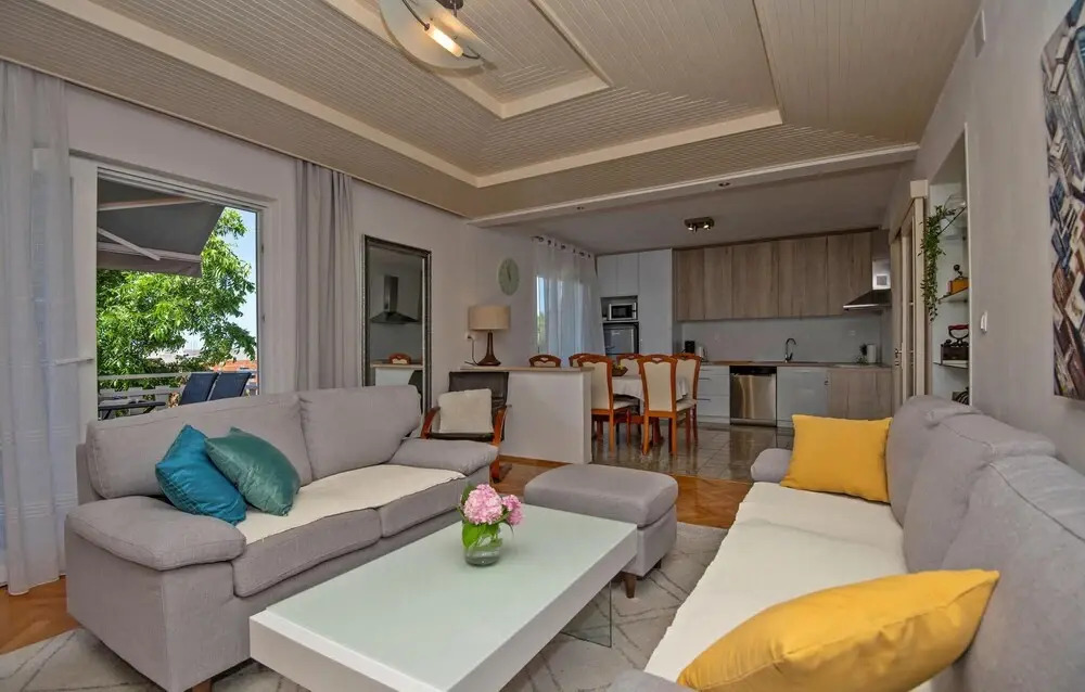 Awesome Home in Makarska With Wifi and 3 Bedrooms