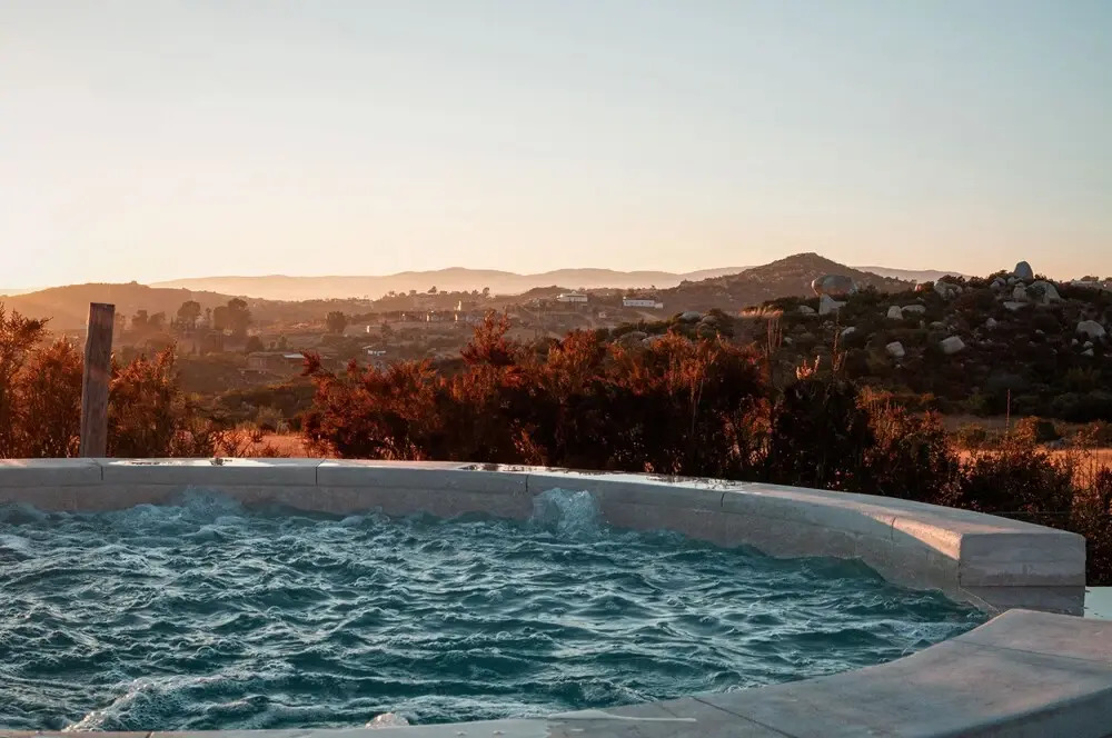 Glamping Valle de Guadalupe with Private Bathrooms by YUMA Resort