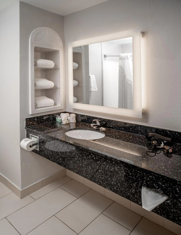 Holiday Inn Express and Suites Pikeville by IHG