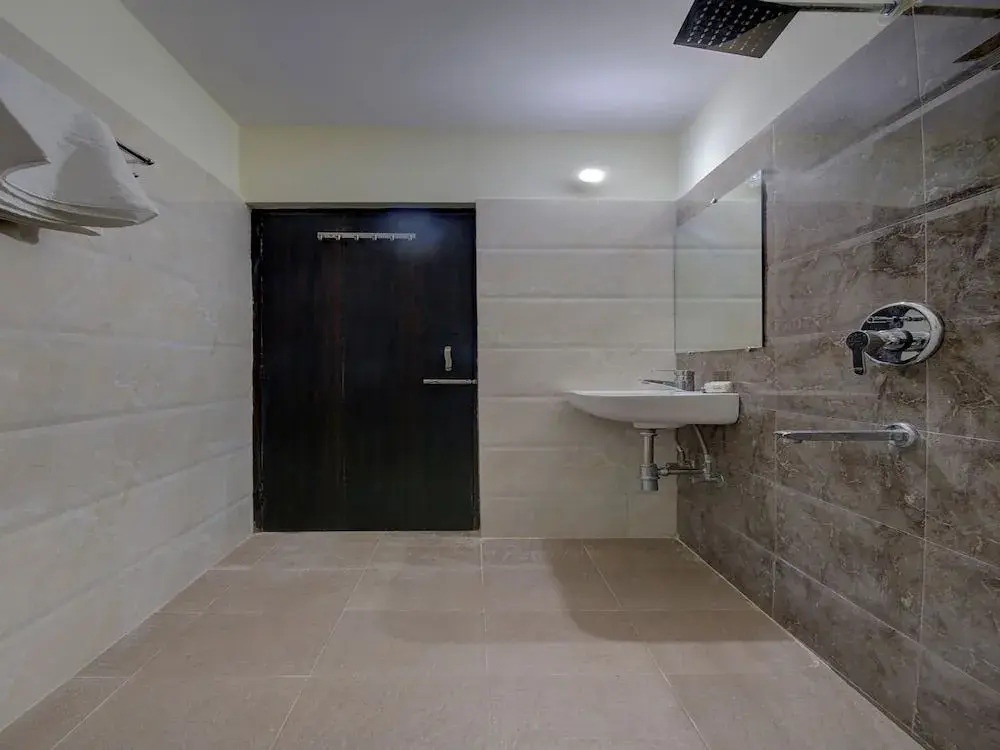 Oyo 10945 Sai Guest House