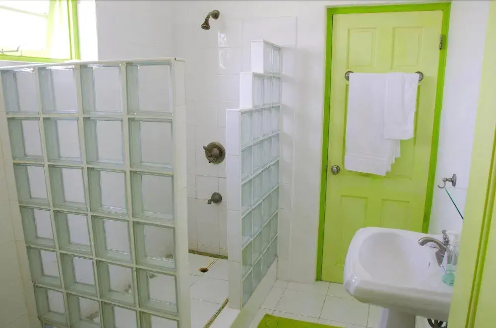 Beautiful Luxury two Bedroom Seaside Cottage at The Crane