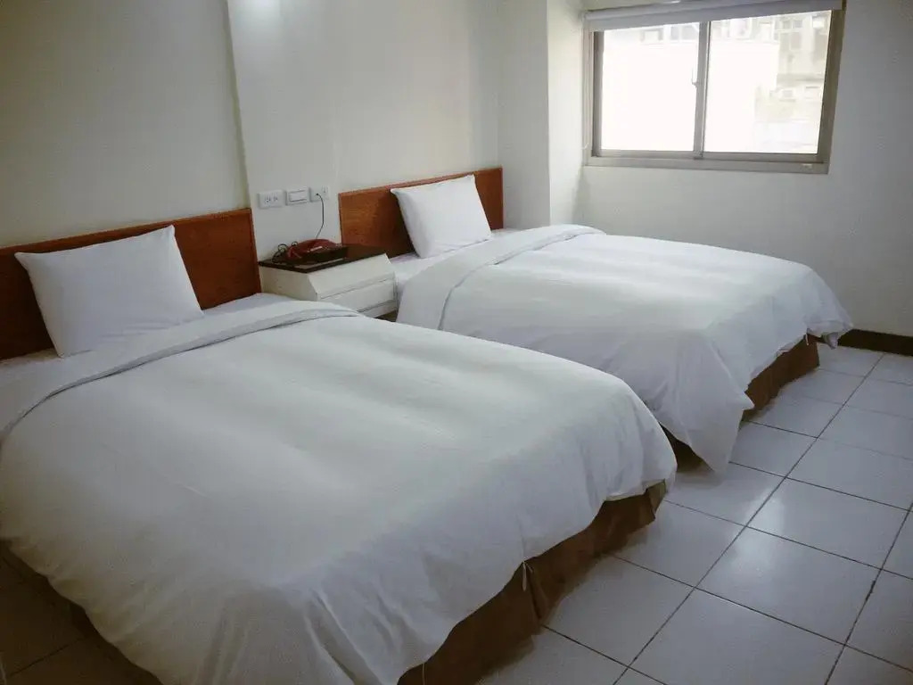 E Moon Hotel
