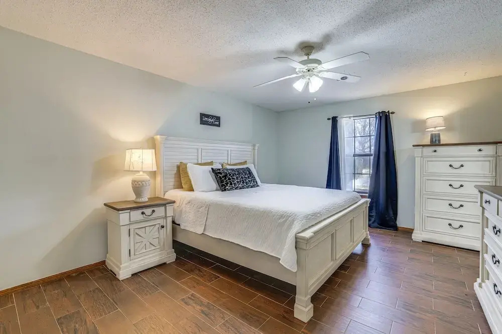 Rogers Vacation Home w/ Yard: 5 Mi to Bentonville